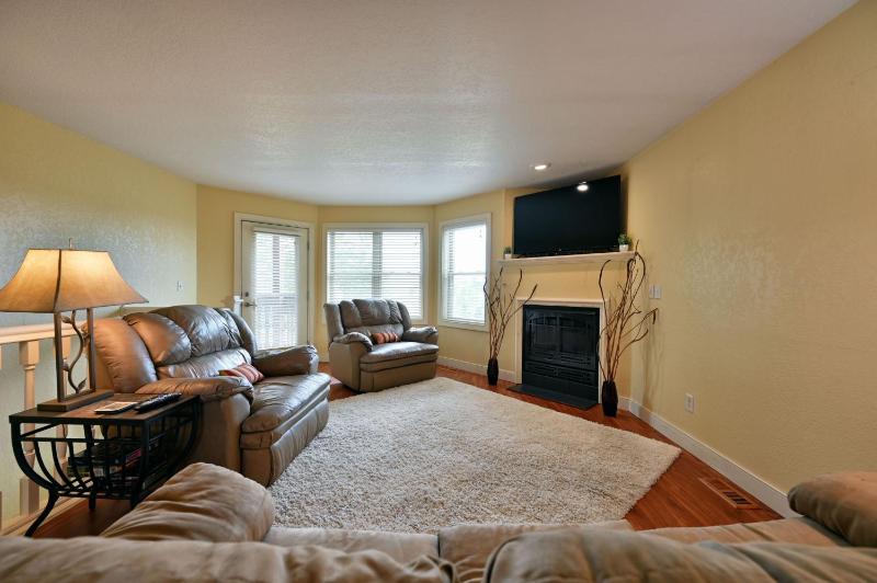 Two-Bedroom Apartment image 3