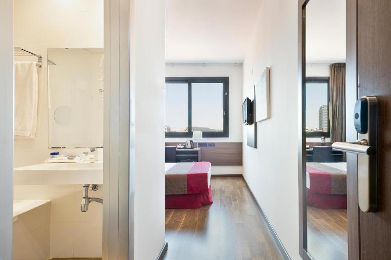 Single Room image 4