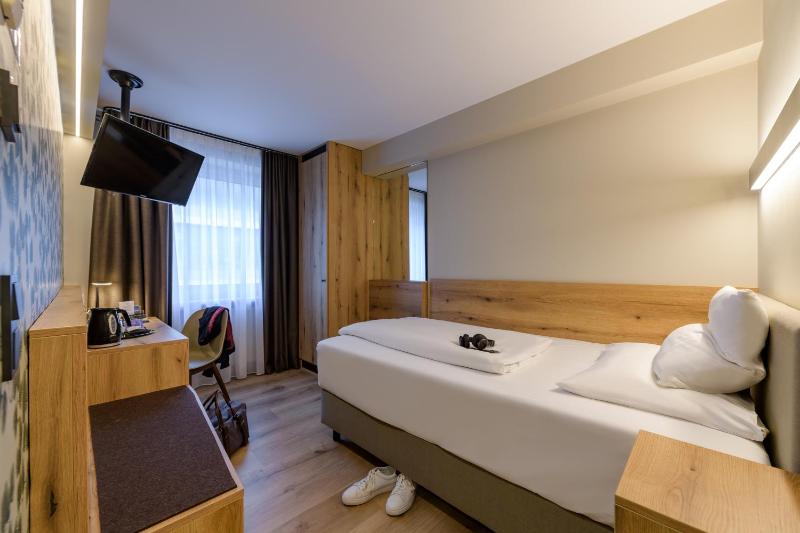 Standard Single Room image 2