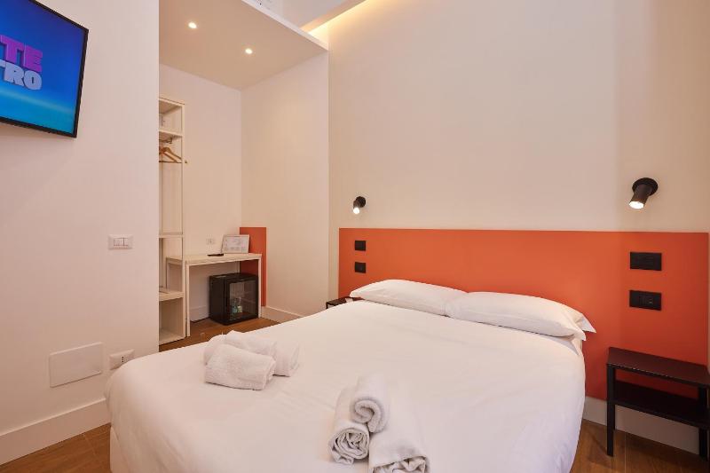 Small Deluxe Room image 4