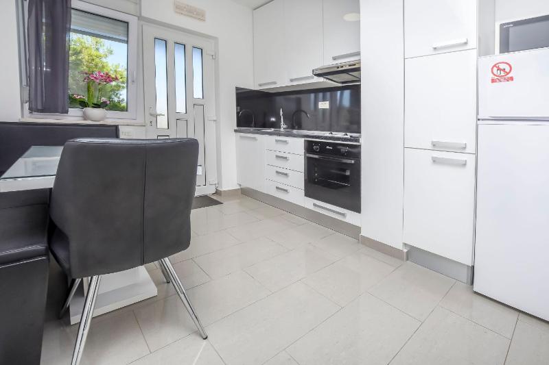 Two-Bedroom Apartment with Terrace image 3