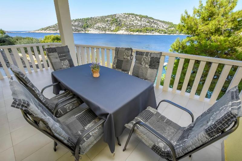Two-Bedroom Apartment with Sea View image 1