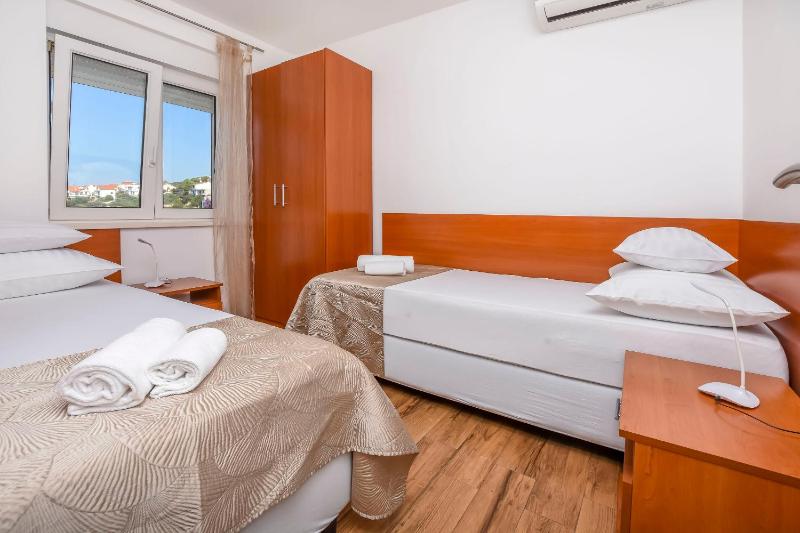 Two-Bedroom Apartment with Sea View image 4