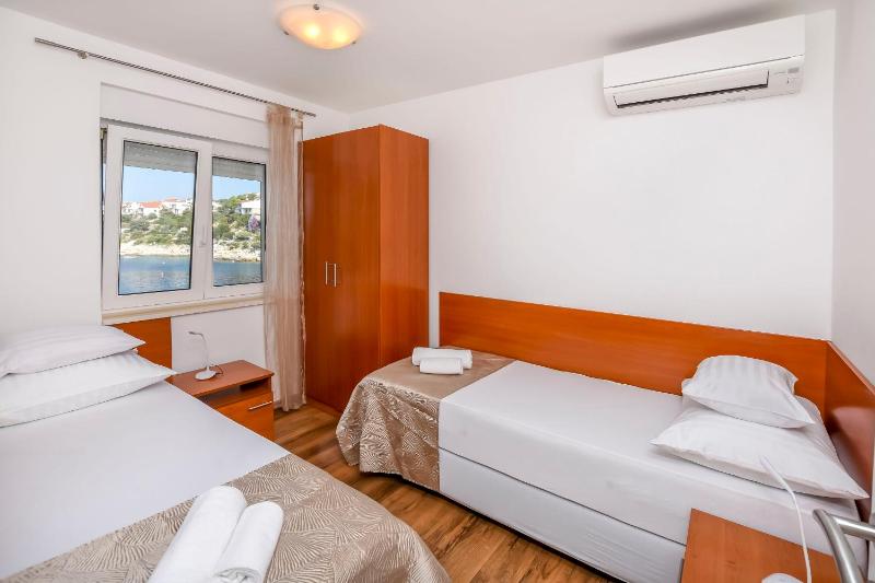 Two-Bedroom Apartment with Sea View image 3