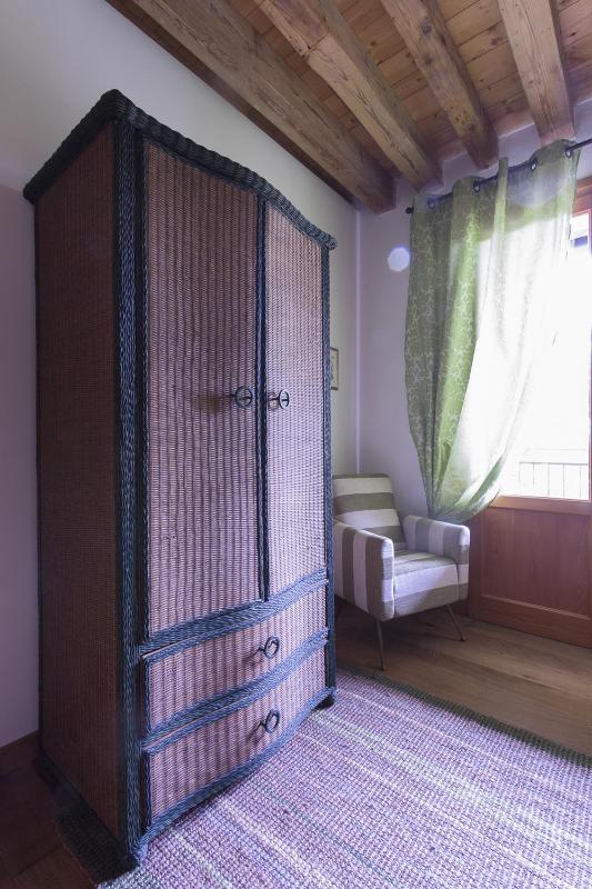 Small Double Room with Private External Bathroom image 4