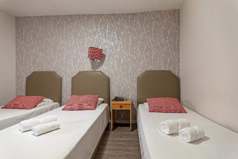 Triple Room image 2