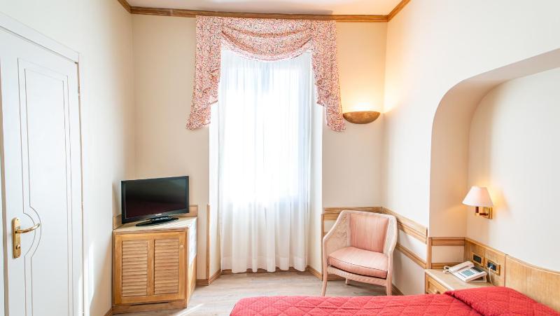 Small Double Room image 1