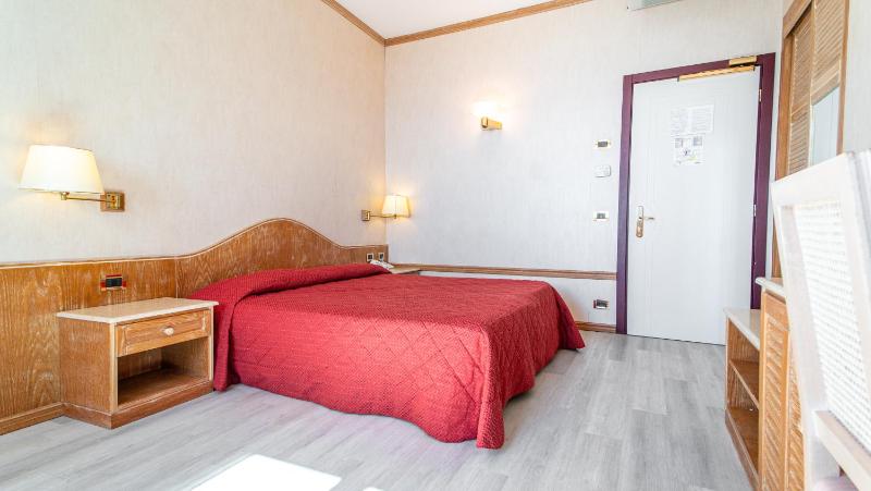 Triple Room with Balcony image 3