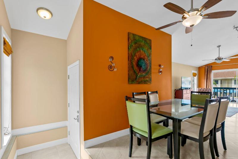 Spacious 1 bedroom 1 bath gulf side 200 steps to Crescent Beach sleeps 4 - image 18