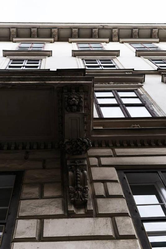 Very central apartment close to Basilica - image 7
