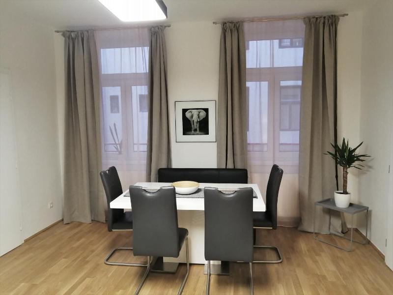 Apartments near Yppenplatz & Brunnenmarkt - image 11