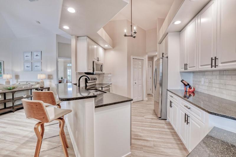 Newly renovated 3 bed/3 bath in the Four Mile Cove area w. heated pool and spa. Gulf access! - image 26