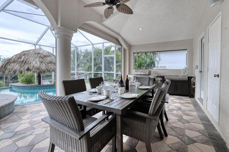 Newly renovated 3 bed/3 bath in the Four Mile Cove area w. heated pool and spa. Gulf access! - image 20