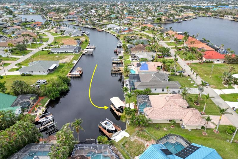 Newly renovated 3 bed/3 bath in the Four Mile Cove area w. heated pool and spa. Gulf access! - image 14