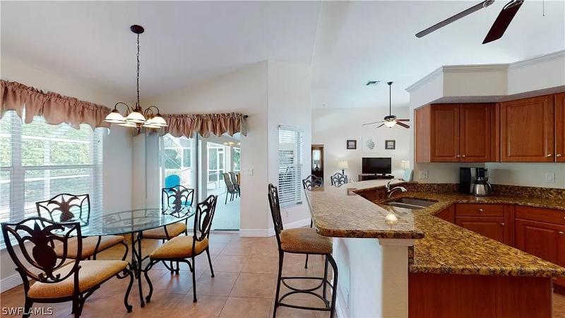 New listing - Villa CShells 3beds/2 baths heated pool home with perfect south-western exposure - image 3