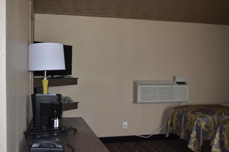 Family Room image 4