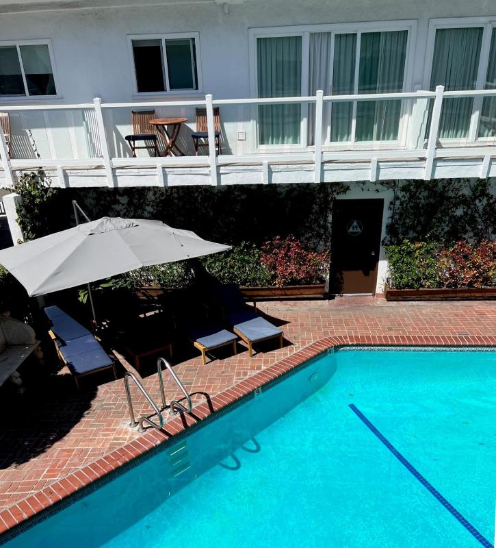 Standard Room with Two Queen Beds with Pool View image 3