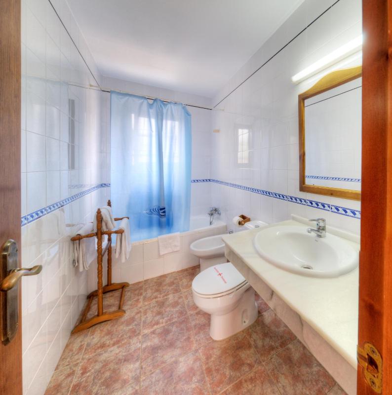 Double or Twin Room with Pool View image 3