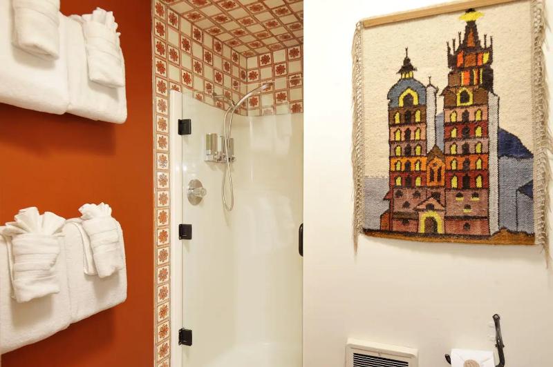 King Suite image 2