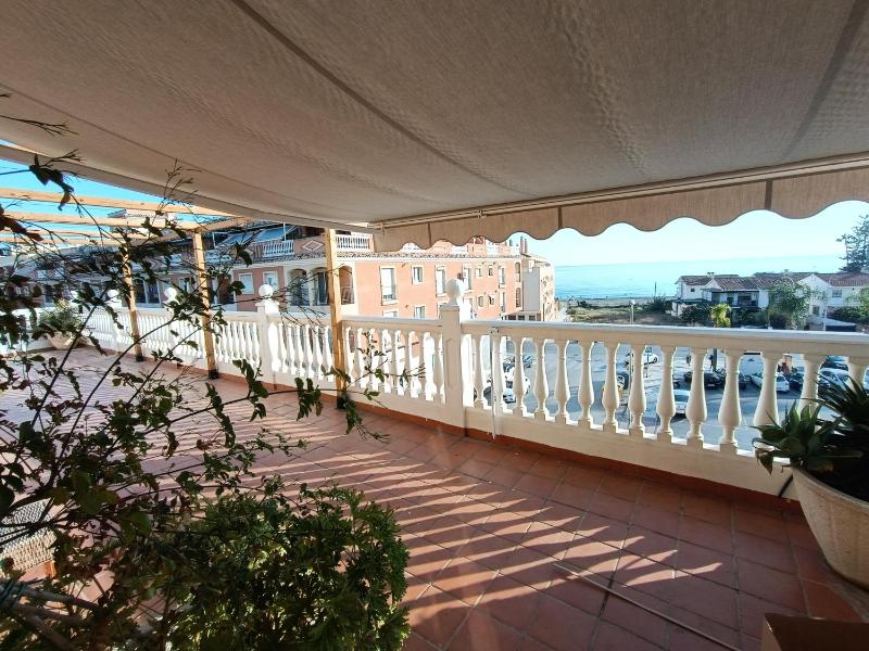 ESPECTACULAR ATICO FRENTE AL MAR con PARKING GRATUITO Images
