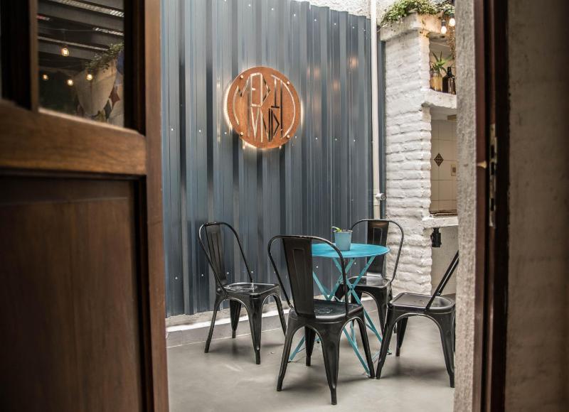 MedioMundo Hostel - image 14
