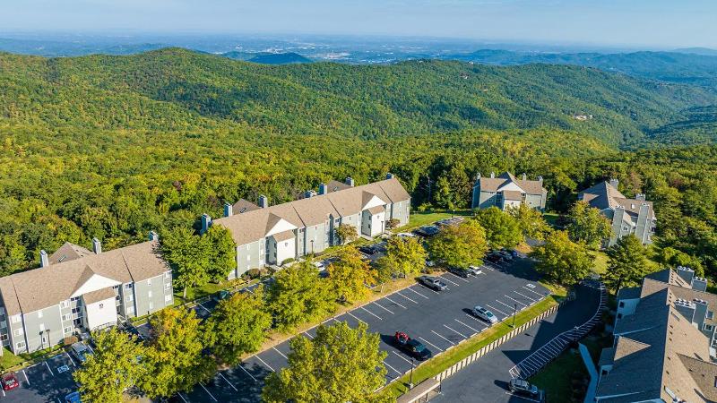Smokies Summit View - image 32