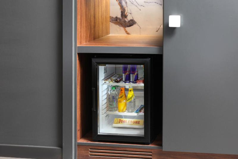 Second Suit Hotel - image 11