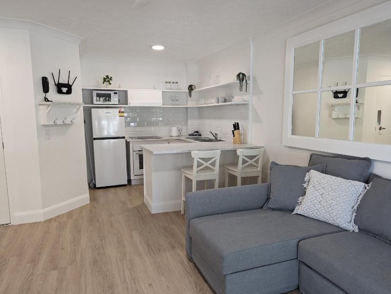 Bay Lodge Apartments - image 2