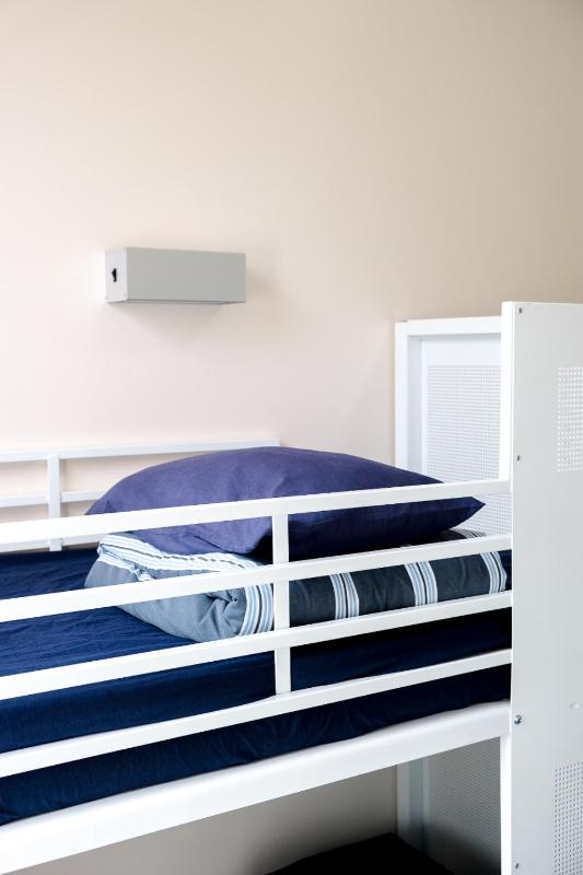 Bed in 4-Bed Mixed Dormitory Room with Shared Bathroom image 4