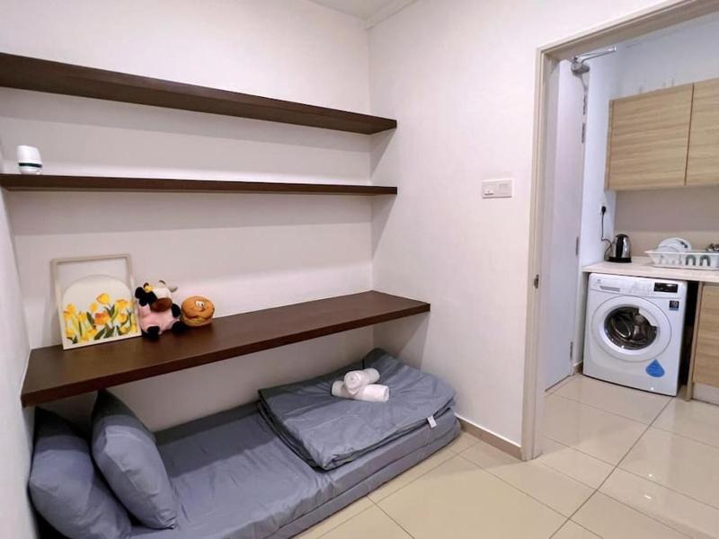 2BR Free Parking Near Central I-City& Theme Park - image 13