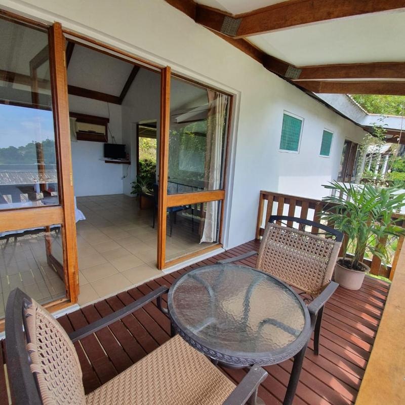 Double Room with Balcony and Sea View image 2