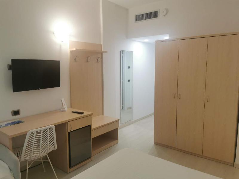 Triple Room image 4