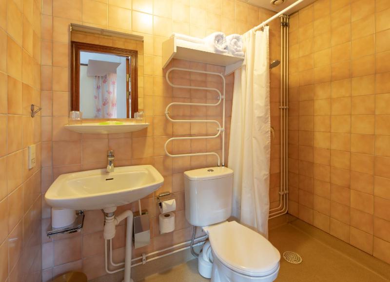 Double or Twin Room image 4