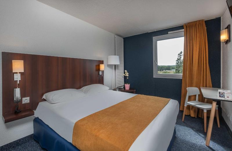 Standard Double Room image 1