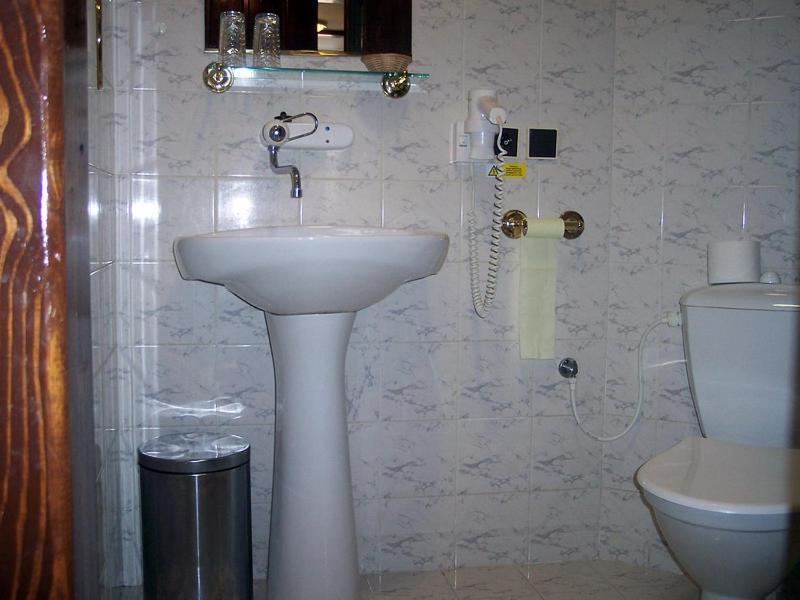 Single Room image 4