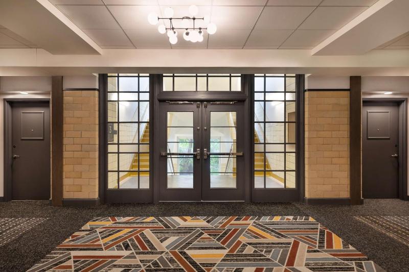 The Slate Hotel Denver Downtown Tapestry by Hilton - image 10