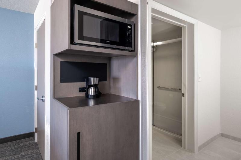 Hyatt House Colorado Springs Airport - image 27