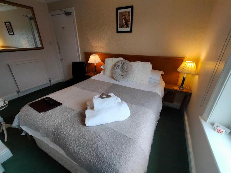 Double Room image 2