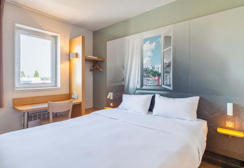 Double Room image 4