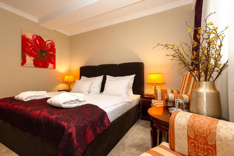 Standard Double Room image 1