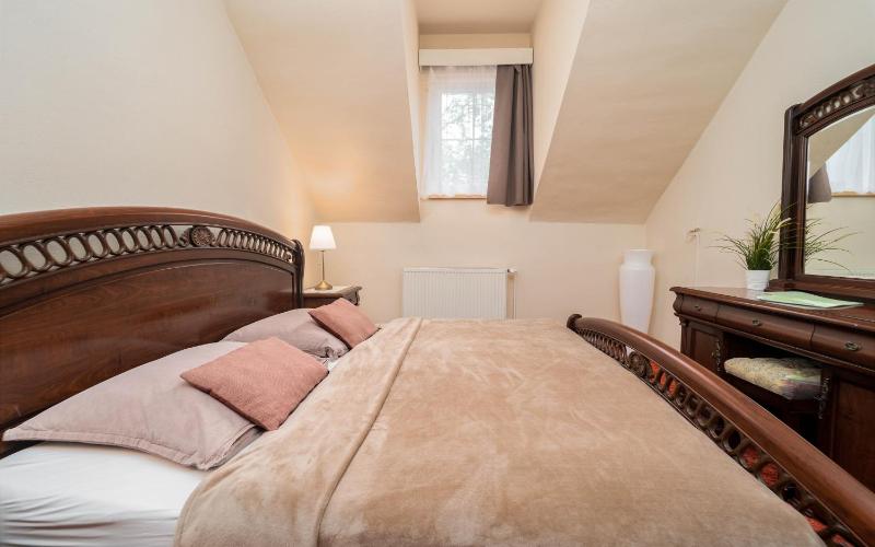 Double or Twin Room image 4