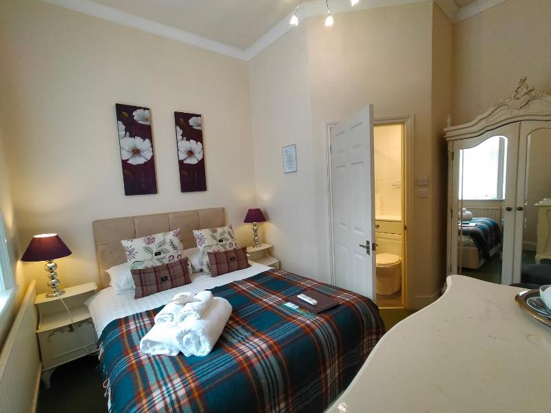 Double Room - Ground Floor image 2