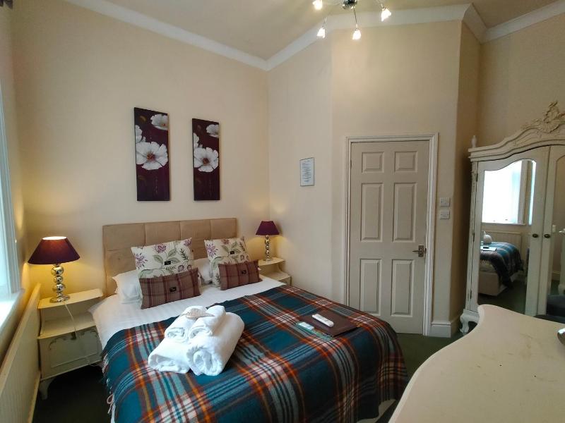 Double Room - Ground Floor image 4