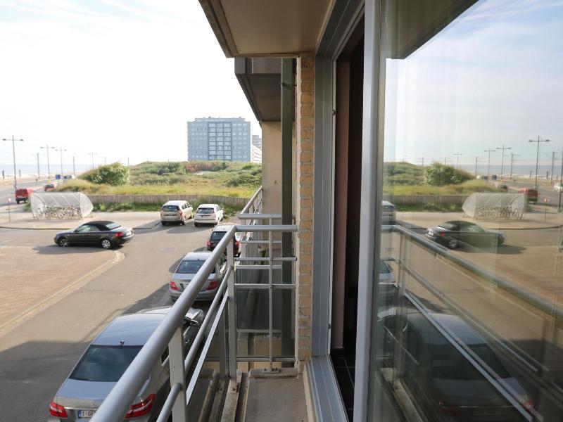 Sleek Stay by the Sea - image 19