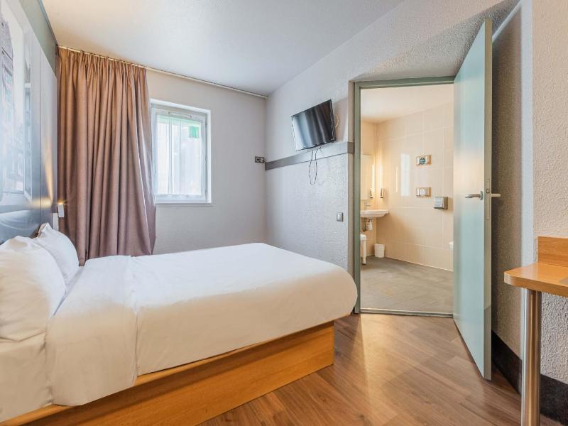 Double Room - Disability Access - Non Smoking image 4