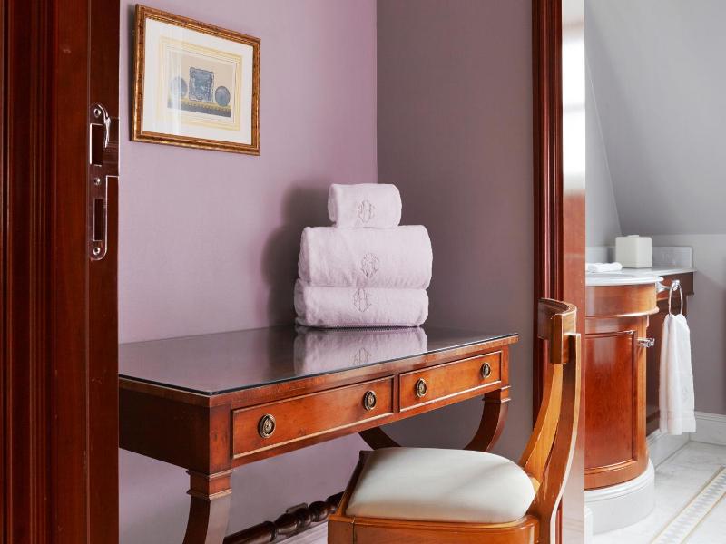 Deluxe Double Room image 4