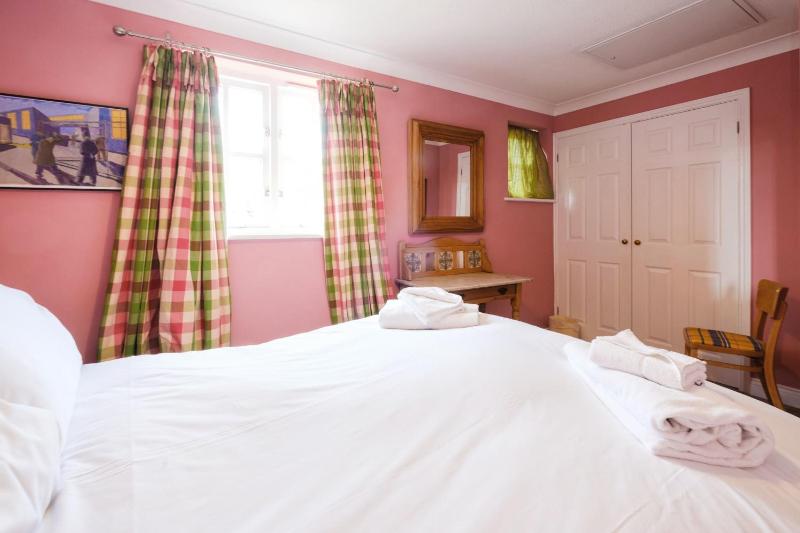 8 Saxonfields - image 3