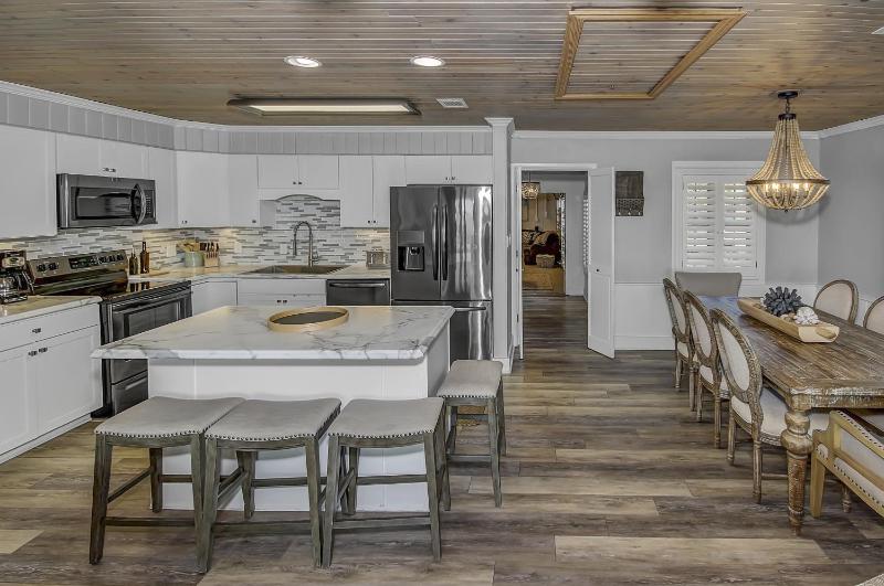 Gulf Front Home in Seagrove Beach FL with 3 Bedrooms and 3 Bathrooms home - image 10