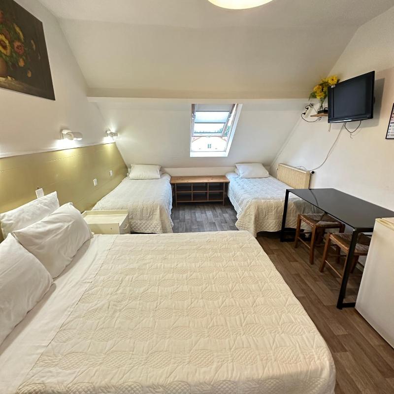 Quadruple Room image 4