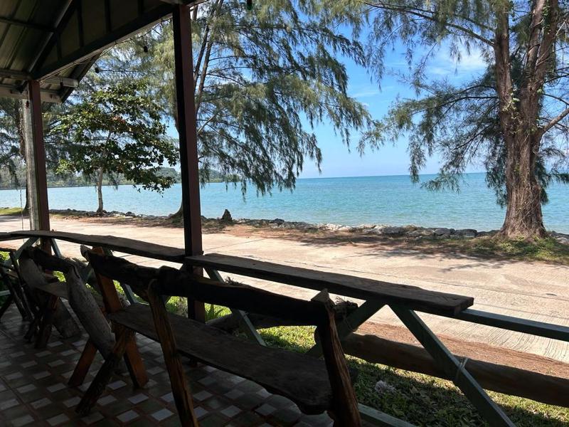 Hippy Trail Beach Village Bungalows - image 40